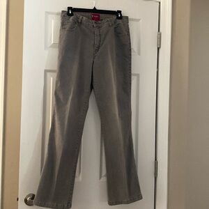 Ladies Westport Gray Jeans. Size 8. $12